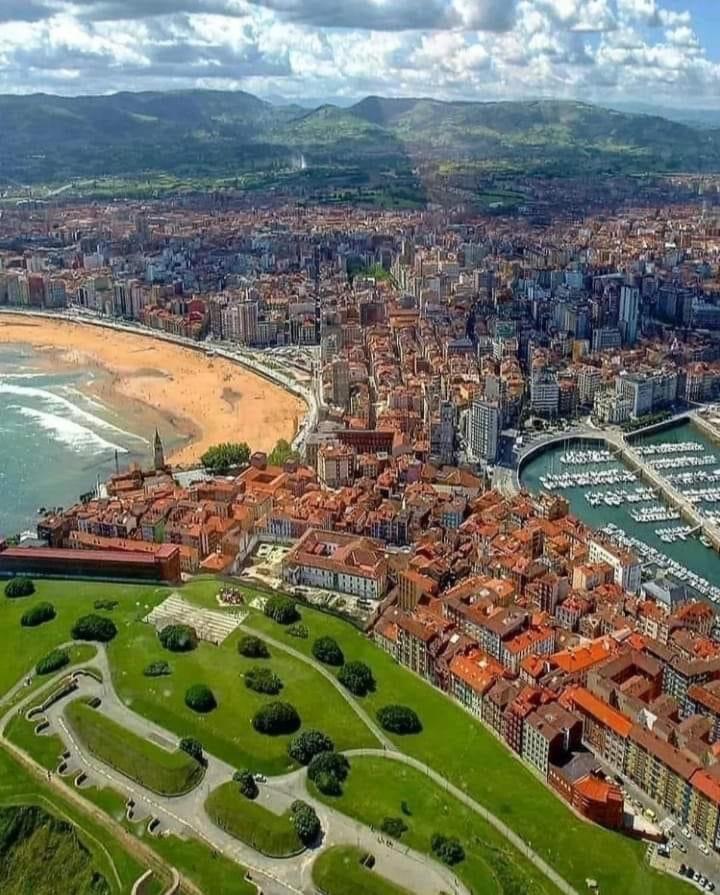 Yalta Apartments Gijon Luaran gambar